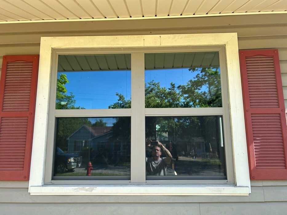 Residential vinyl window replacement in Sherman, Texas